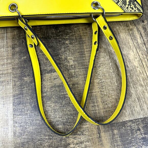 Vera New York Elisa yellow snakeskin studded shoulder tote - Picture 8 of 9